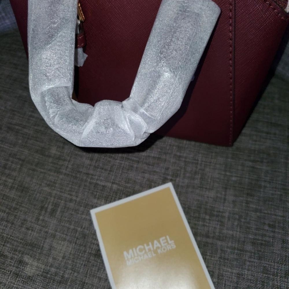 Giftables merlot Ciara crossbody Micheal Kors - Picture 9 of 9